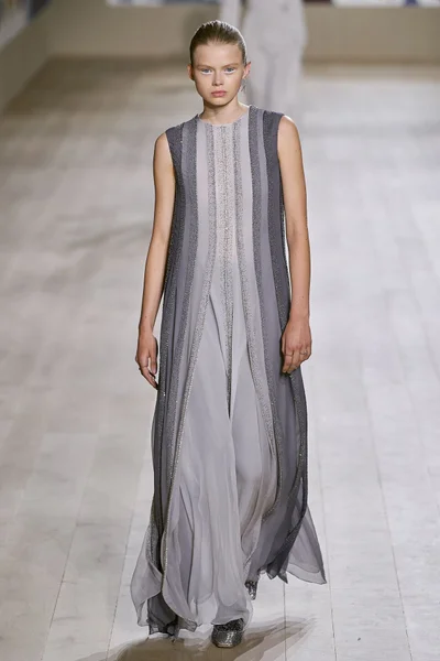 Look 54